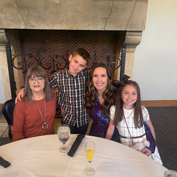 Meet your Posher, Lindsay - Picture 4 of 4